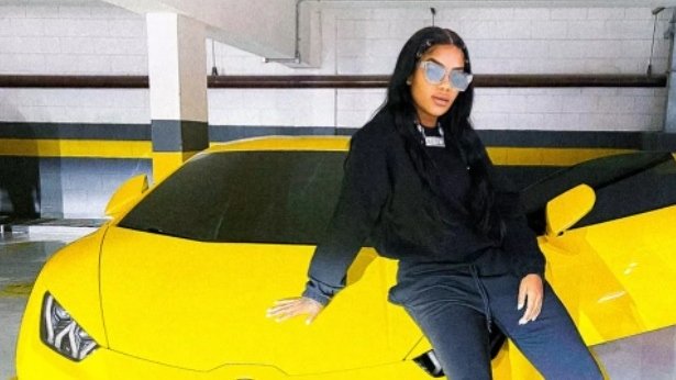 Ludmilla posa com Lamborghini de R$ 3 milhões e fãs aprovam: “Mãe tá na  relíquia” - Rádio Pampa