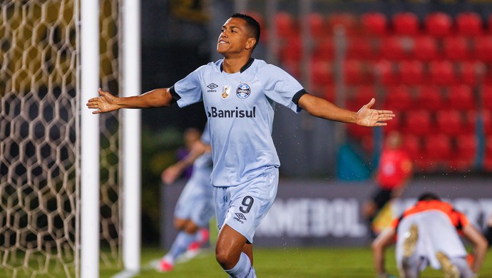 Pedro Rocha marca contra o Guaraní (Foto: Lucas Uebel / Grêmio, DVG)